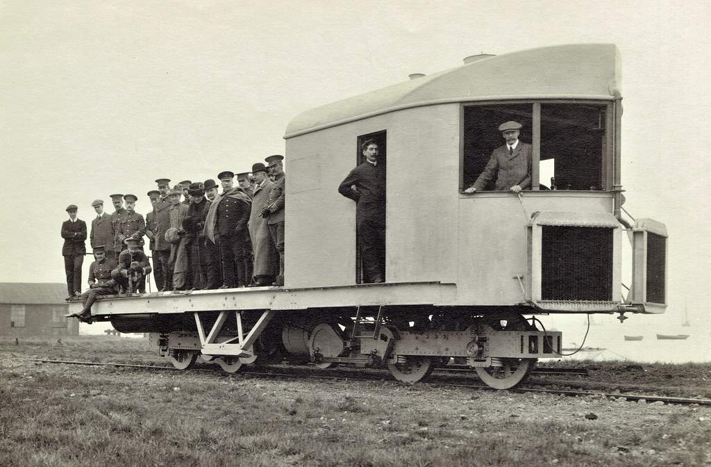 Picture from 1909 showing Louis Brennan and his gyro monorail train