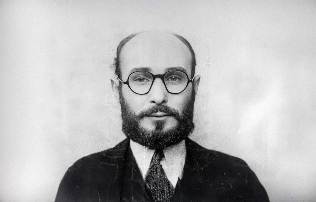 Portrait photo of Juan Pujol Garcia, the spy that trolled the Nazis during WW2.